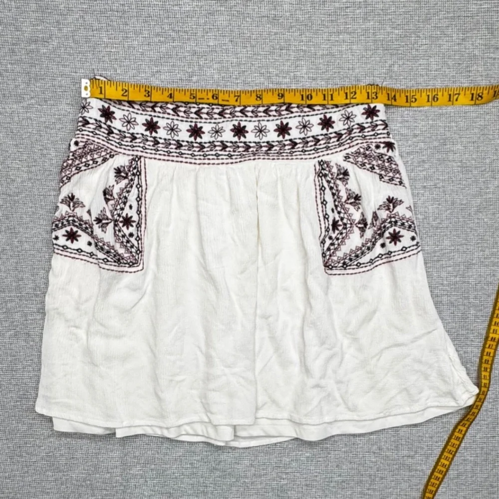 Y2k, Boho-chic,  Xhilaration Sz M Embroidered Boho Mini Skirt Smocked Floral - Picture 3 of 8